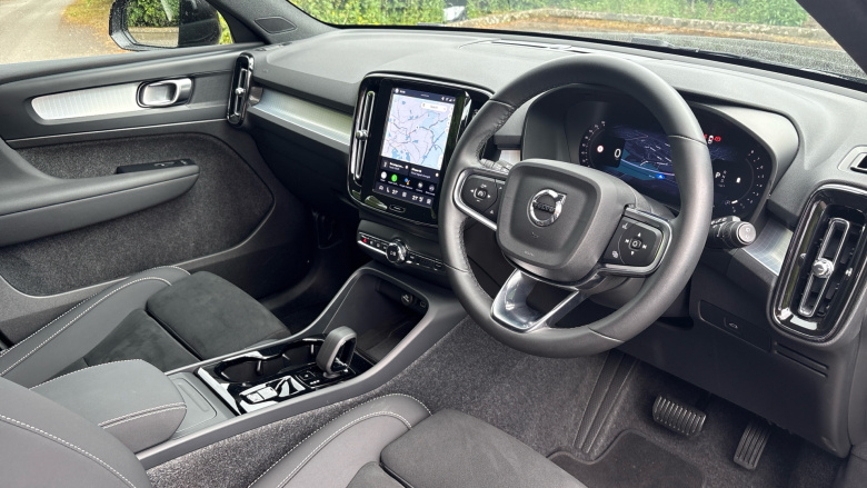 Volvo XC40 2.0 B3P Plus Black Edition 5dr Auto Petrol Estate